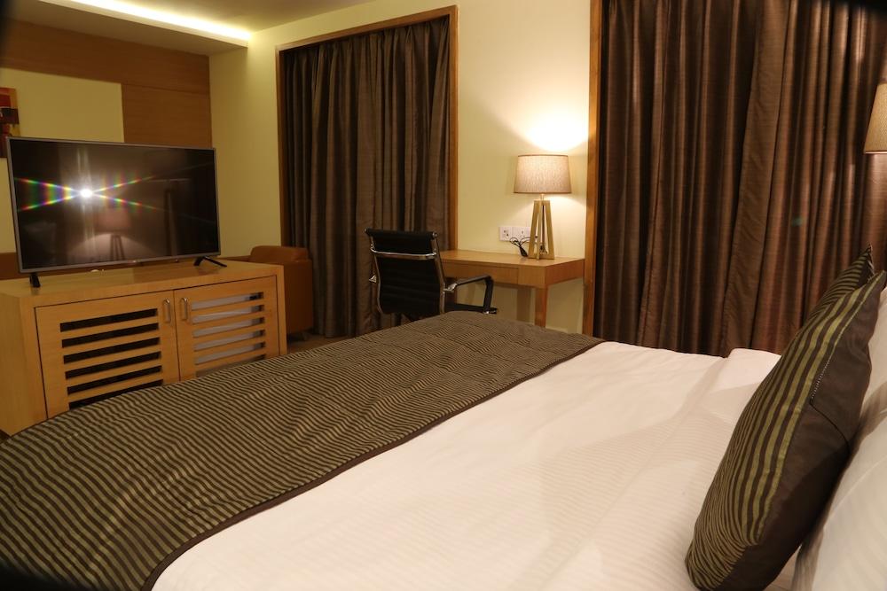 The Fern Residency Mundra Hotell Exteriör bild
