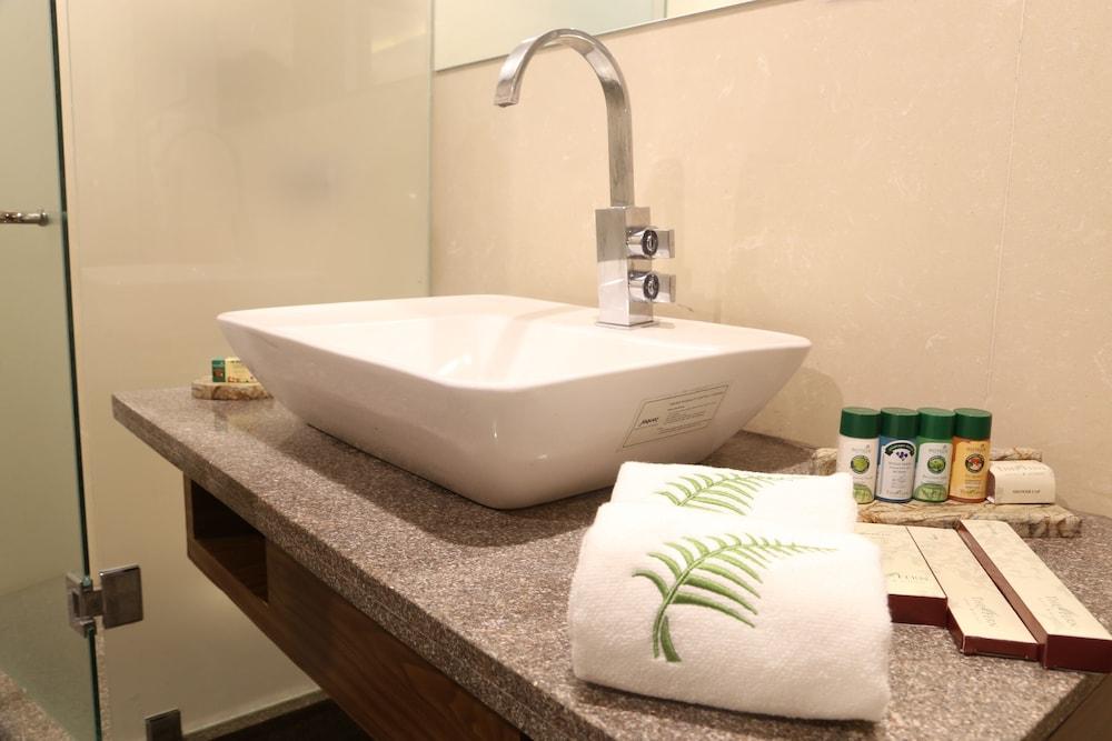 The Fern Residency Mundra Hotell Exteriör bild